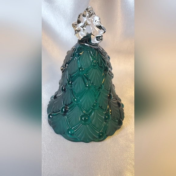 Mikasa Winter Dreams Glass Christmas Bell - Picture 4 of 9